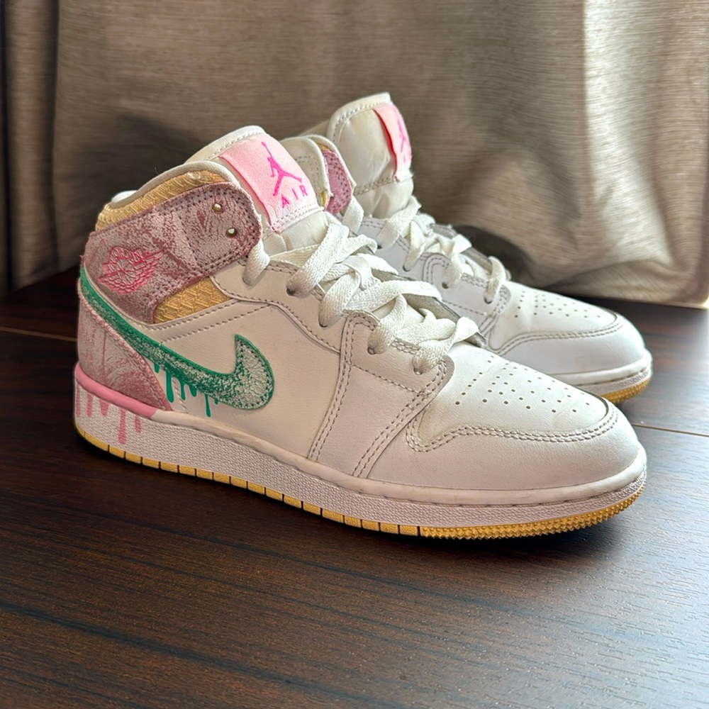 Air Jordan 1 Mid SE GS 'Ice Cream'